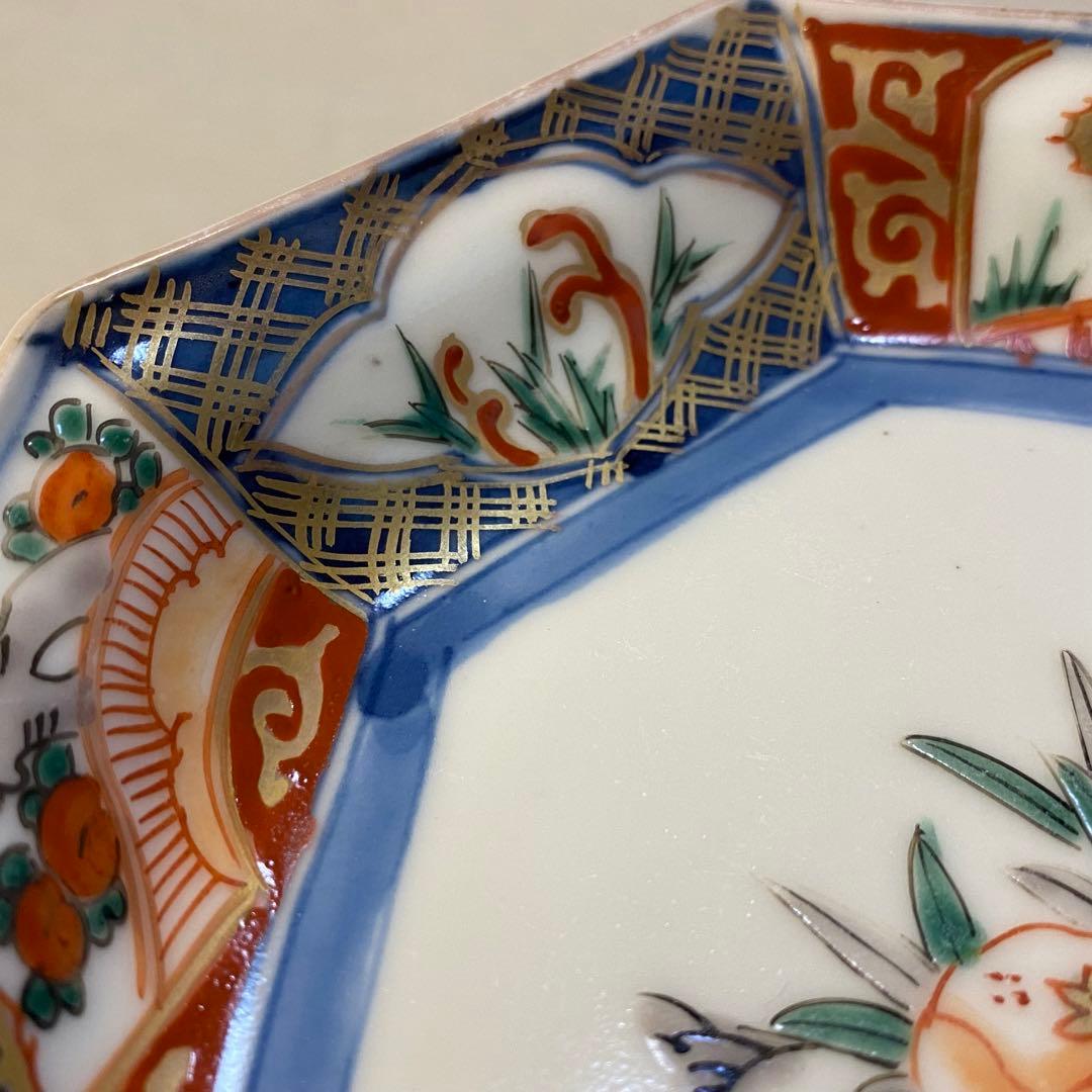 伊万里　古伊万里　八角皿　色絵　金襴手　花の図