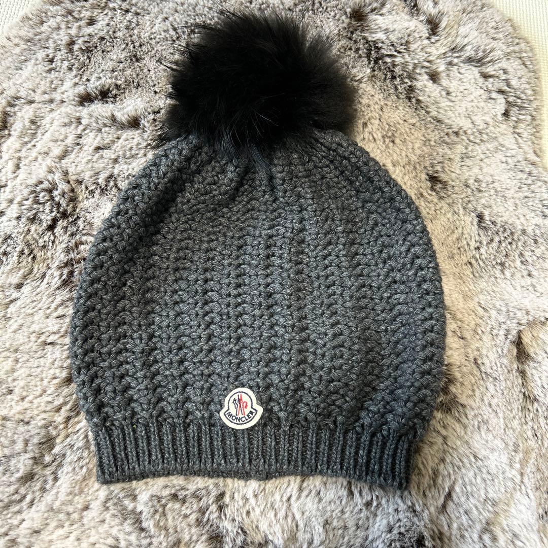 タイムセール！超美品！MONCLER グレーニット帽リアルファー付きモンクレール