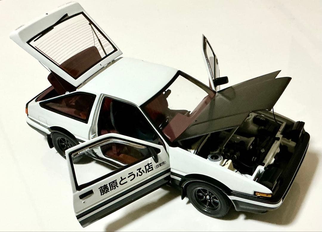 オートアート 1/18 頭文字D AE86 トレノProject D ver