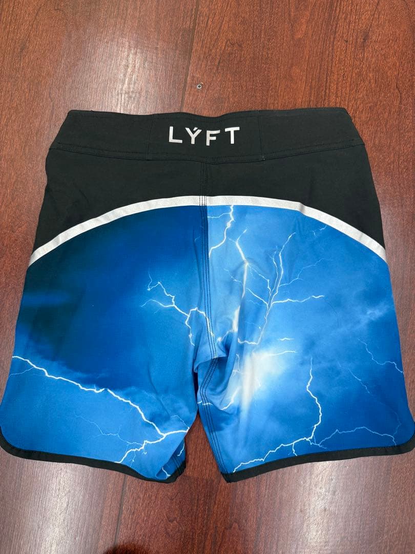 LYFT サーフパンツ　ボードショーツ