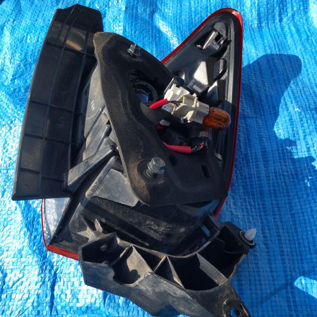 トヨタ テールランプ 52-304 左