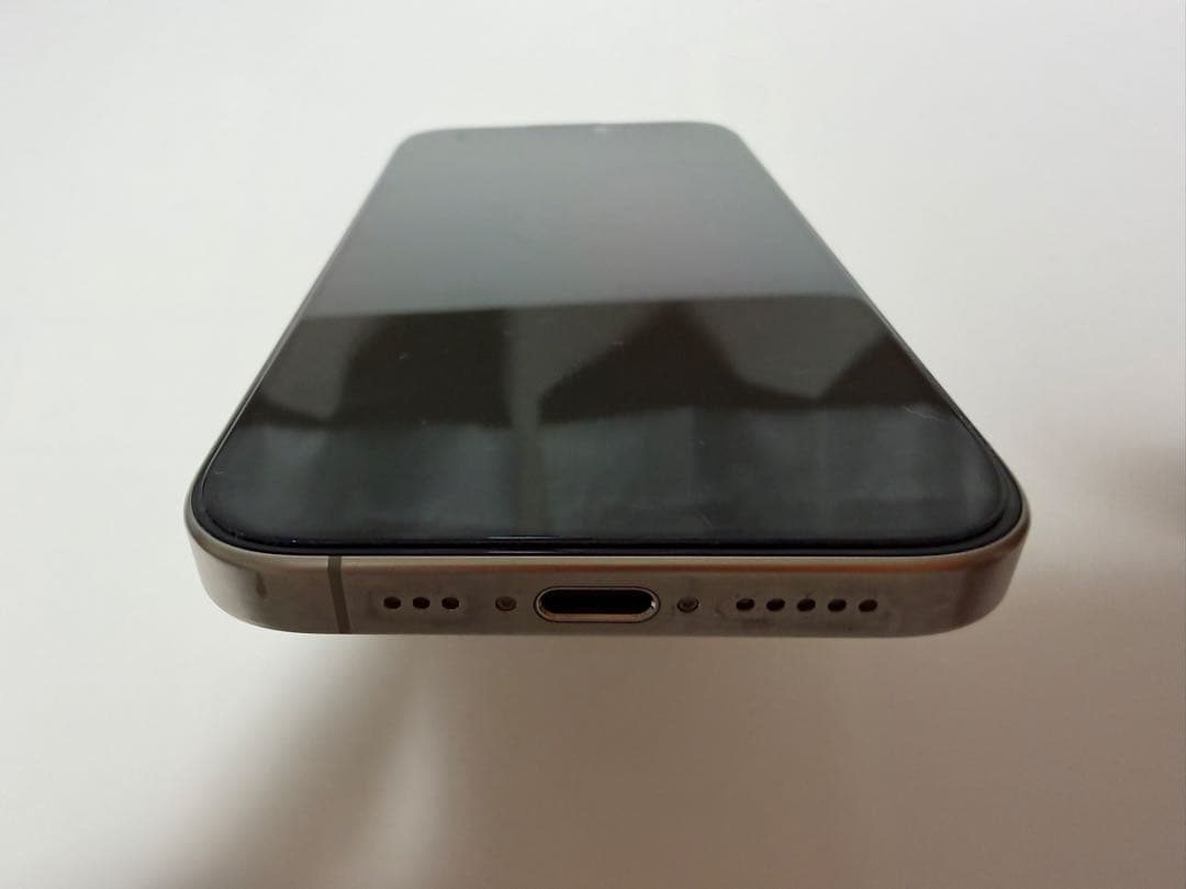 【値下げ中】iPhone15pro 256GBナチュラルチタニウム SIMフリー