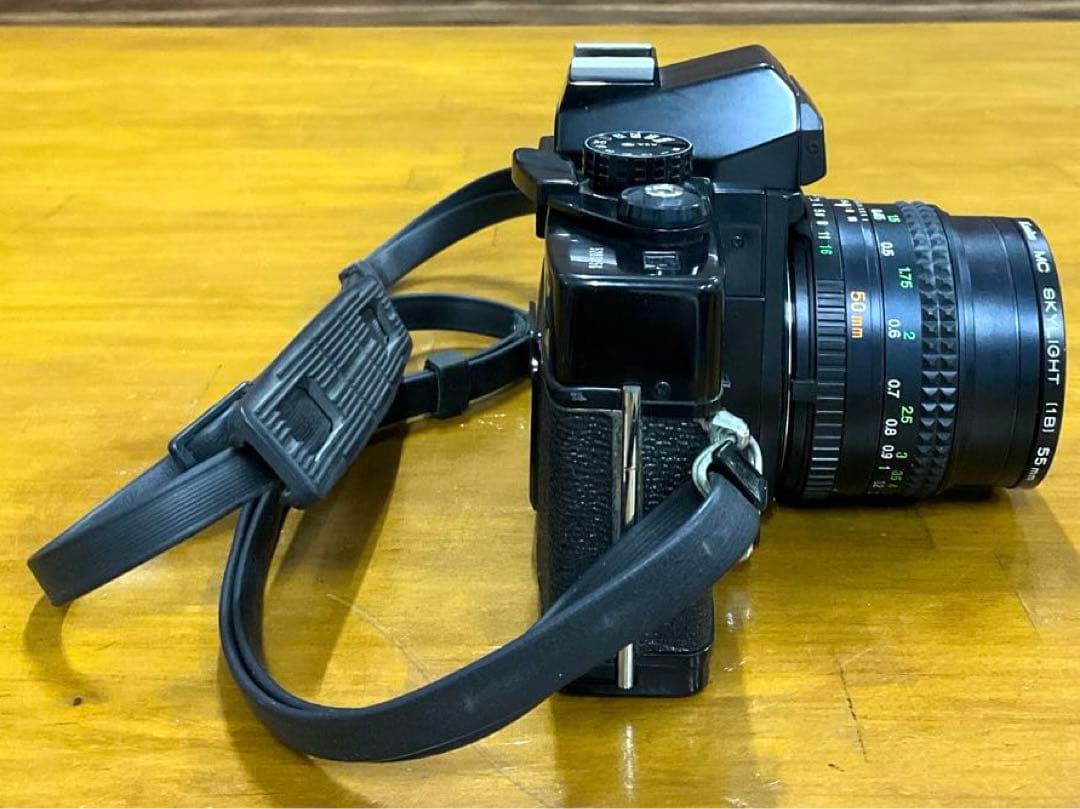 ミノルタ　SR505　一眼レフフィルムカメラ　レンズ付き　フィルター付き