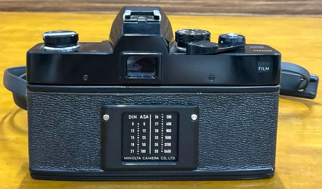 ミノルタ　SR505　一眼レフフィルムカメラ　レンズ付き　フィルター付き