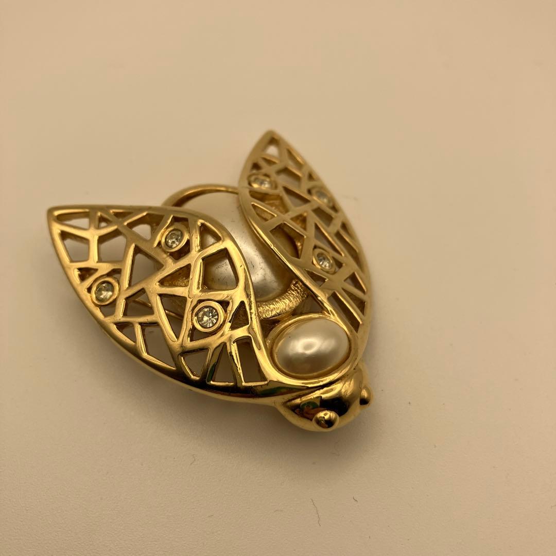 Christian・Dior ディオール　透かし模様のパールブローチ