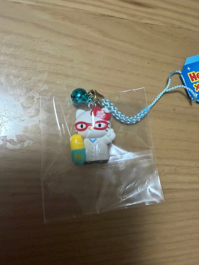 薬剤師　キティ×杏林堂　激レア　非売品　キーホルダー