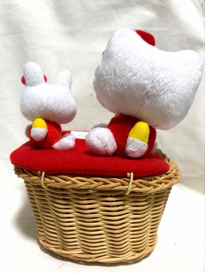 【希少！！】HELLOKITTY 藤のカゴ ボックス うさぎちゃん付き