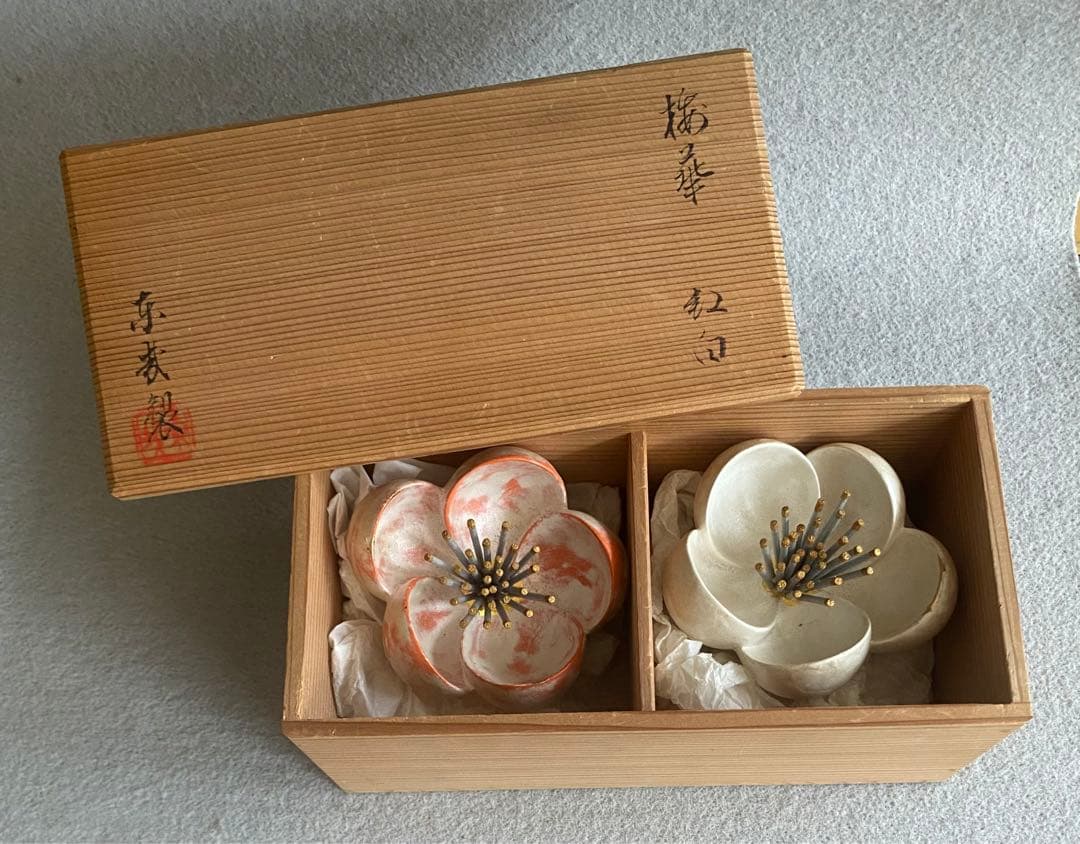 【京都・東哉製】梅華・紅白／梅の花・置物（修復品）