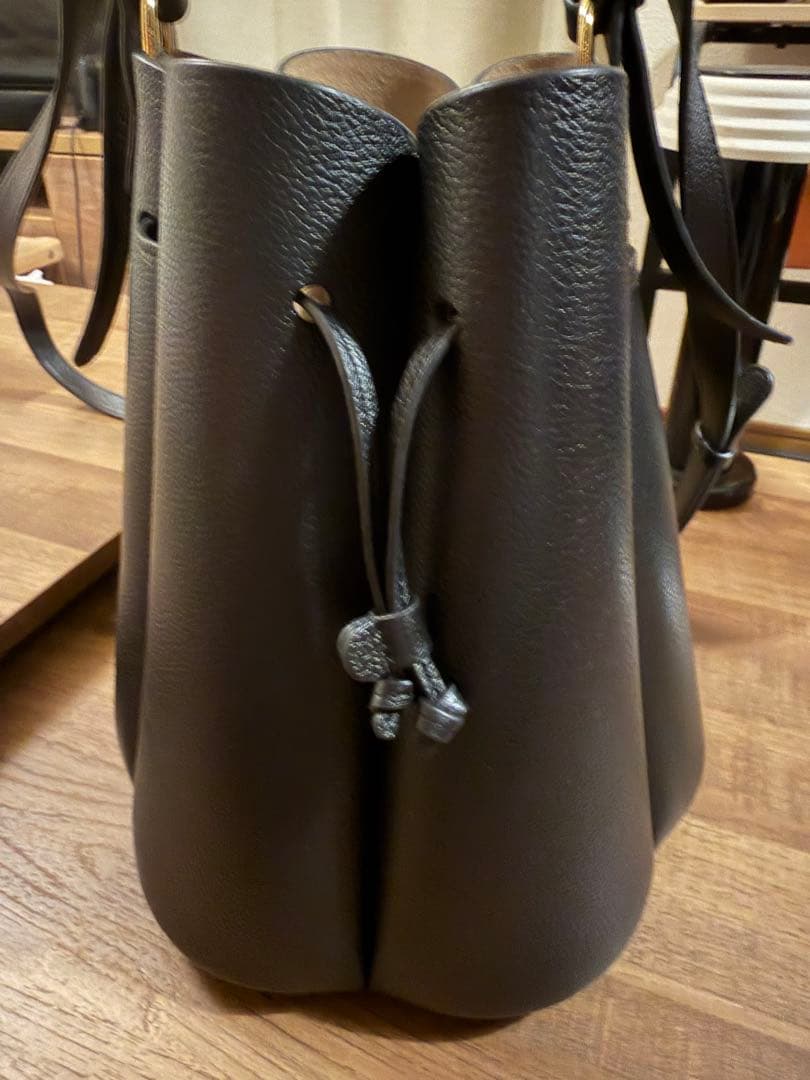 Polene ポレーヌ Numero huit mini カヌレバッグ