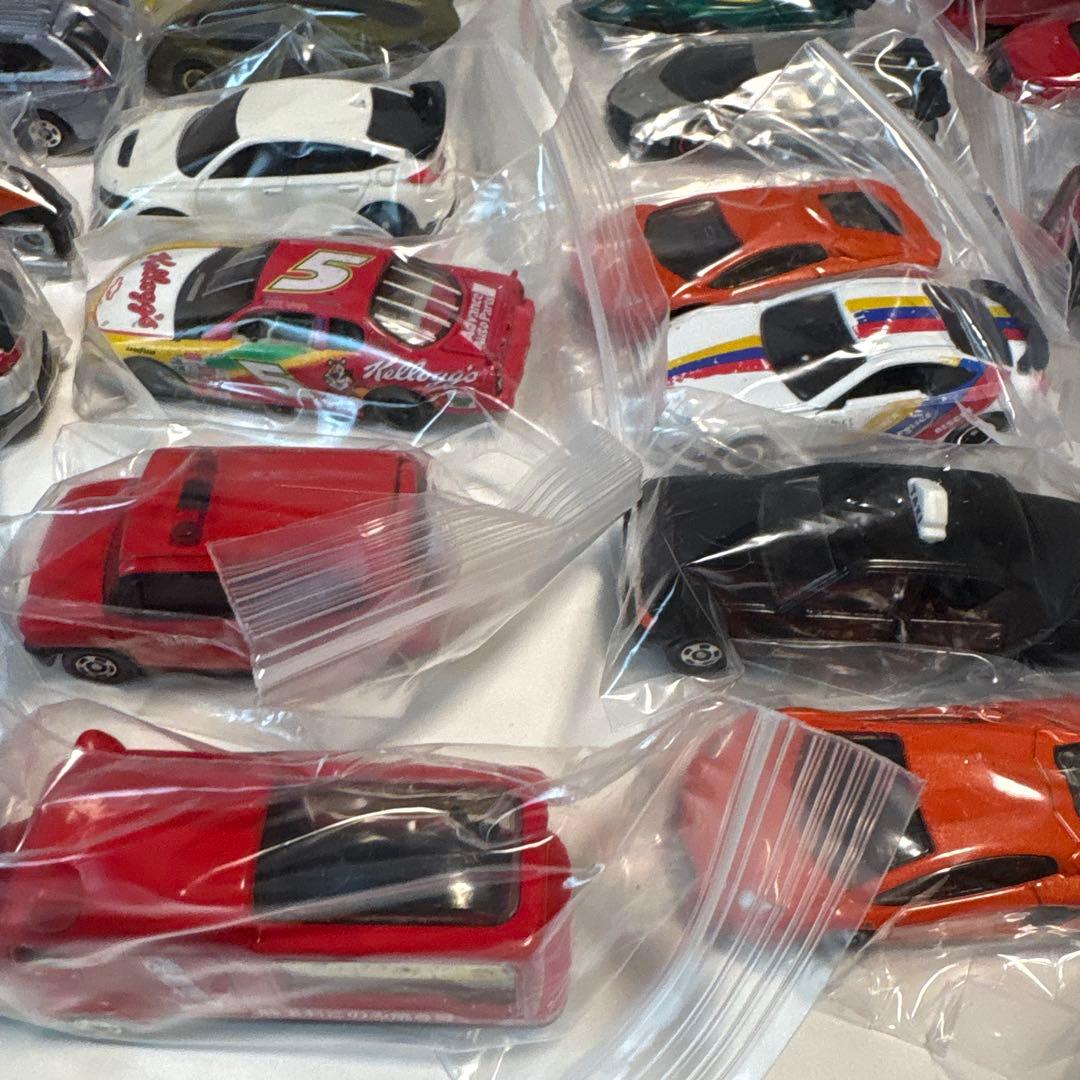 2335.トミカ70台まとめ売り
