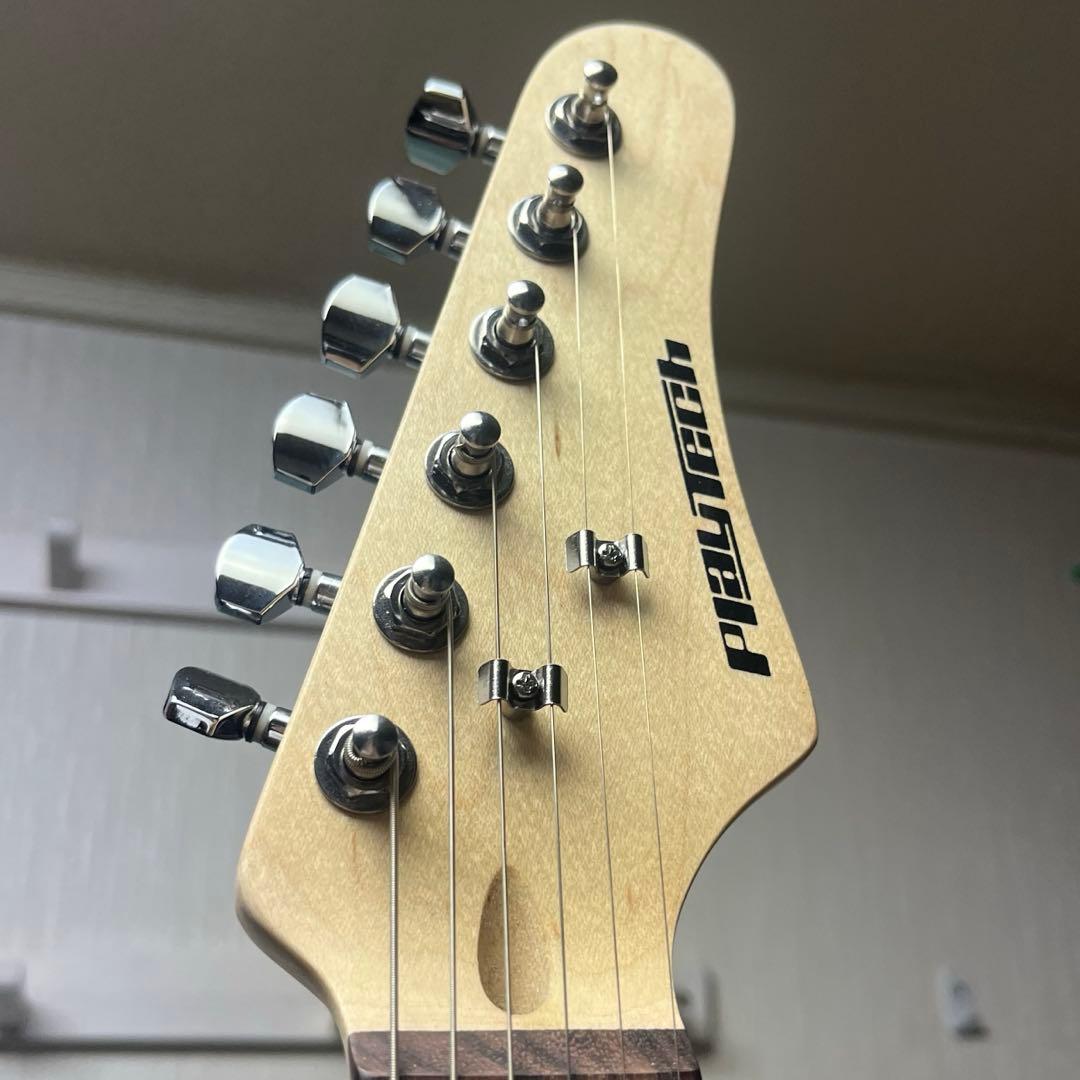 PLAYTECH ストラトキャスター ホワイト 動作確認済み　美品　ピック付き