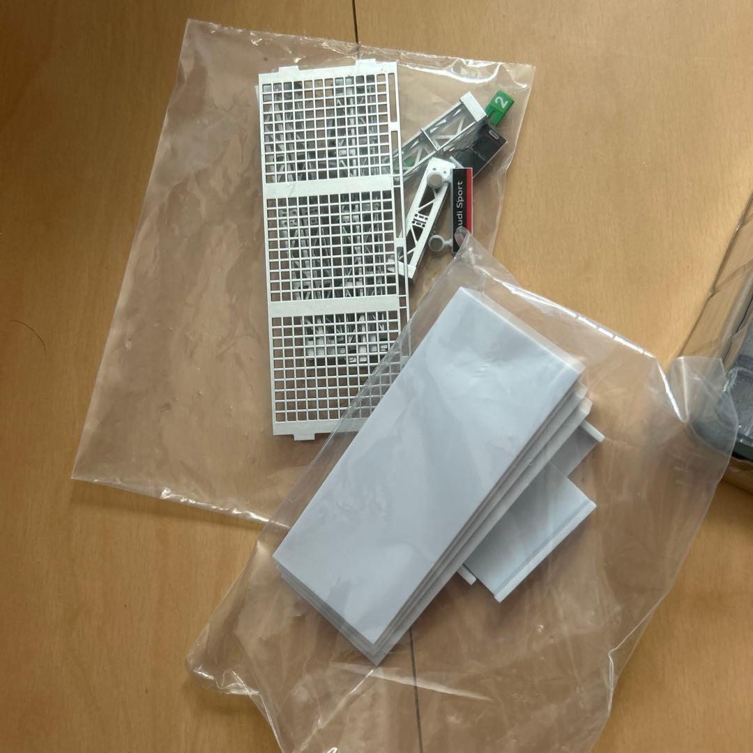 【即購入ok!!】1/64 レーシングピットガレージ ジオラマ アウディスポーツ