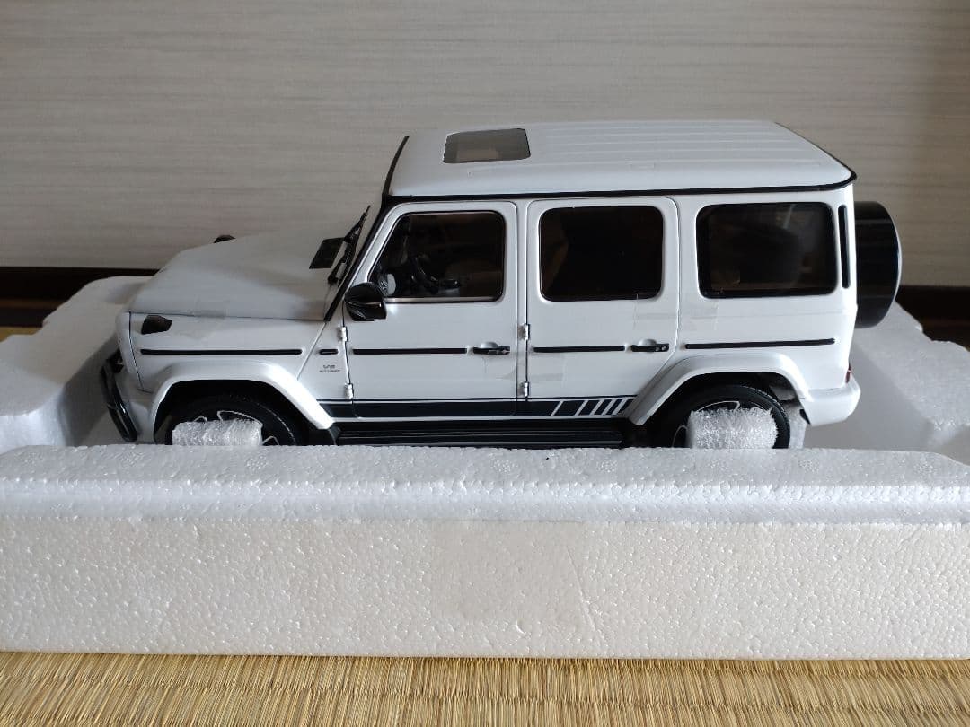 ミニカー Almost Real G63 AMG 1/18