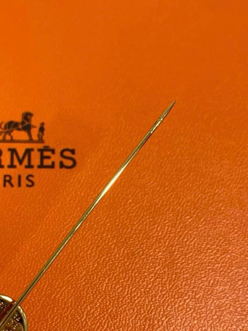 美品　HERMES エルメス　セリエ　ピンブローチ　ピンバッチ　ゴールド　箱付き
