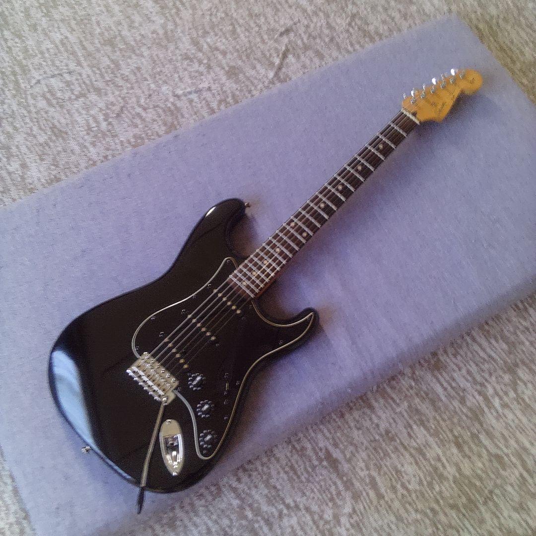 Squier ストラトキャスター ブラック