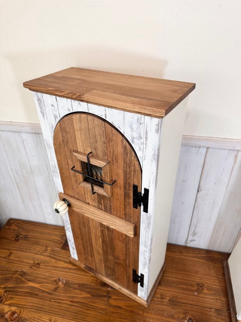 【1点のみ】アンティークの扉のようなキャビネット　試作デザインのためお値引き