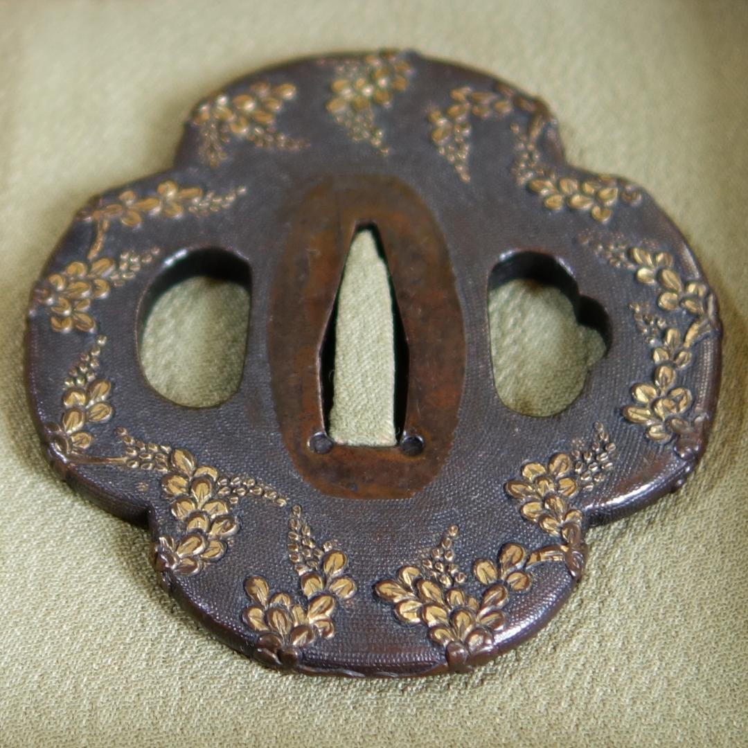 鍔 鐔 武具 骨董 刀装具 江戸時代【美濃 銅魚々子地 萩図鍔】(鍔箱付き)