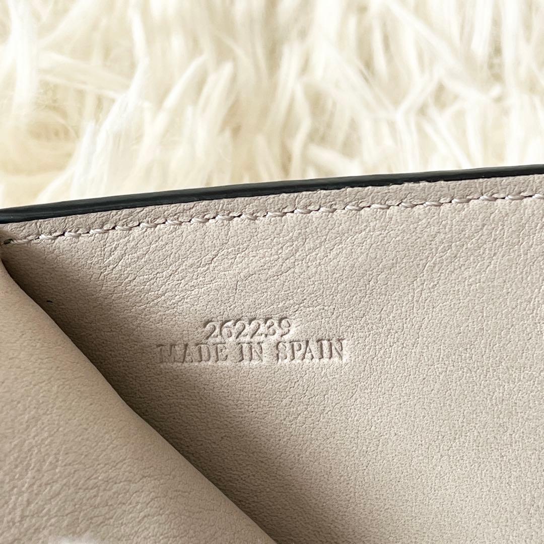 LOEWE 三つ折り財布　コンパクト　アナグラム トライフォールド グリーン