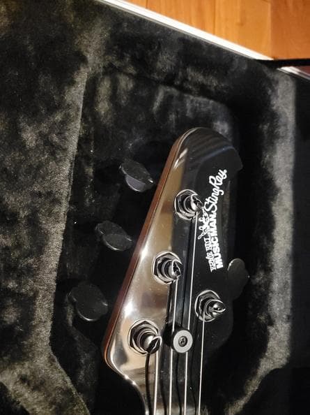 MUSICMAN StingRay グリッターシルバー ハードケース付き