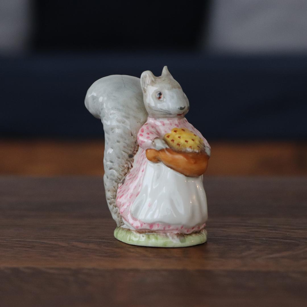 BESWICK ENGLAND Goody Tiptoes 陶器オブジェ