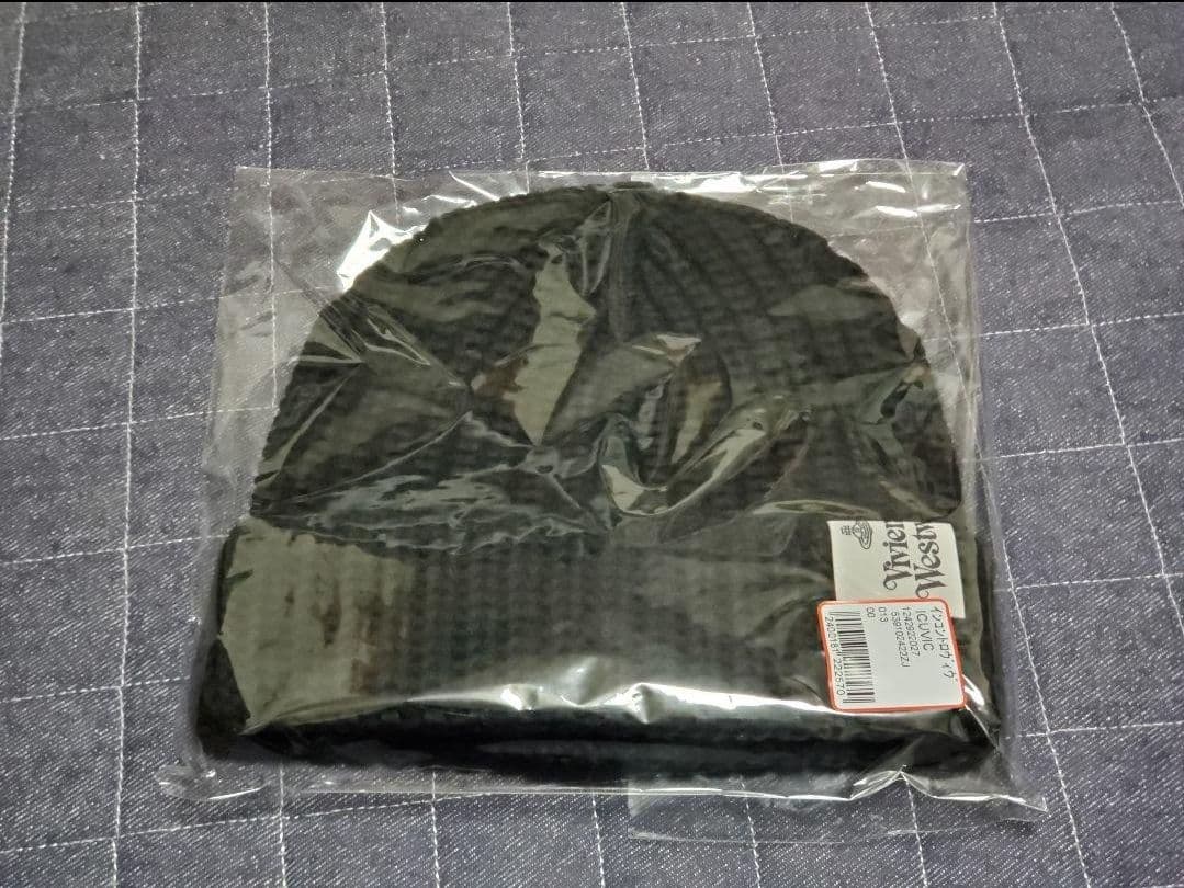 完売品！VivienneWestwood　ニットキャップ