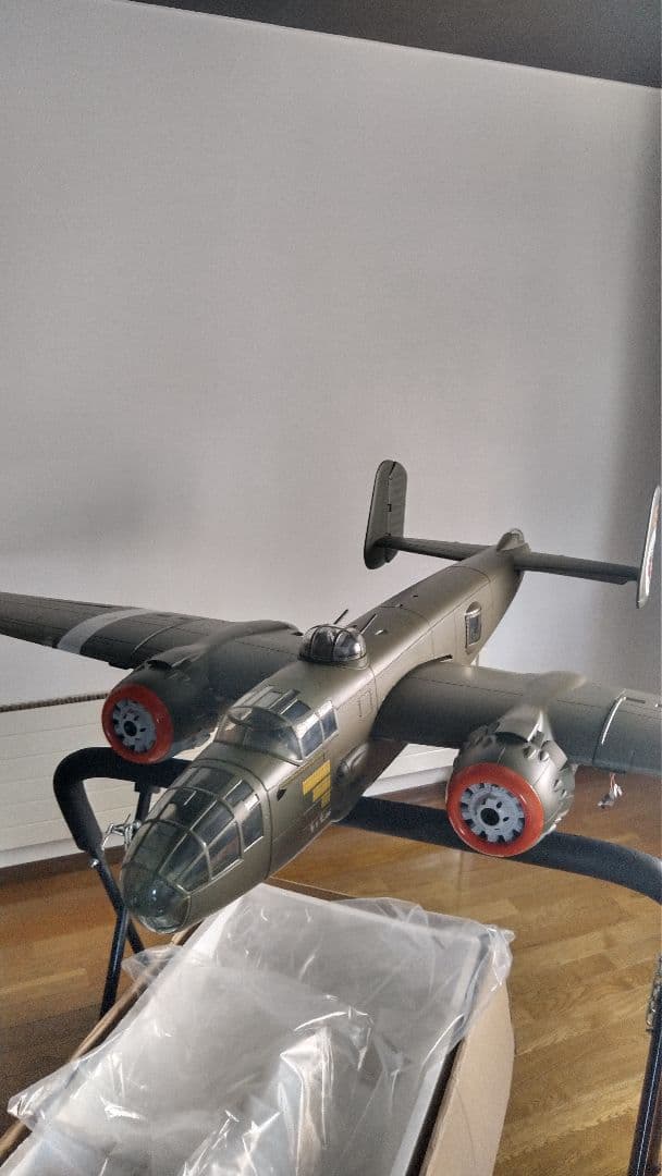 スカイフライトホビーB25 2000㎜　大型電動ラジコン　フタバ10J送受信機付