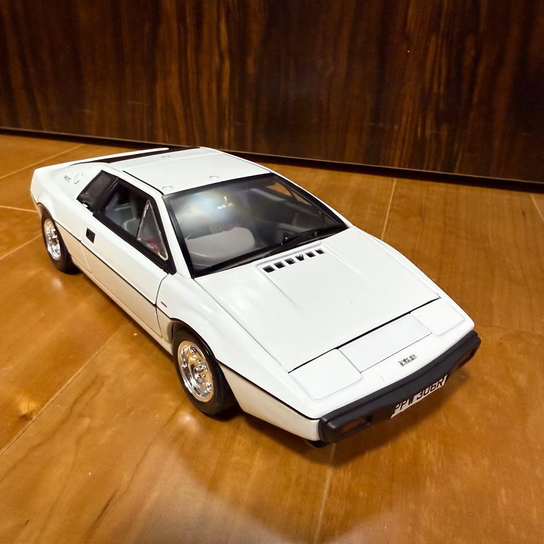 007ロータスエスプリ ボンドカー JOYRIDE 1/18