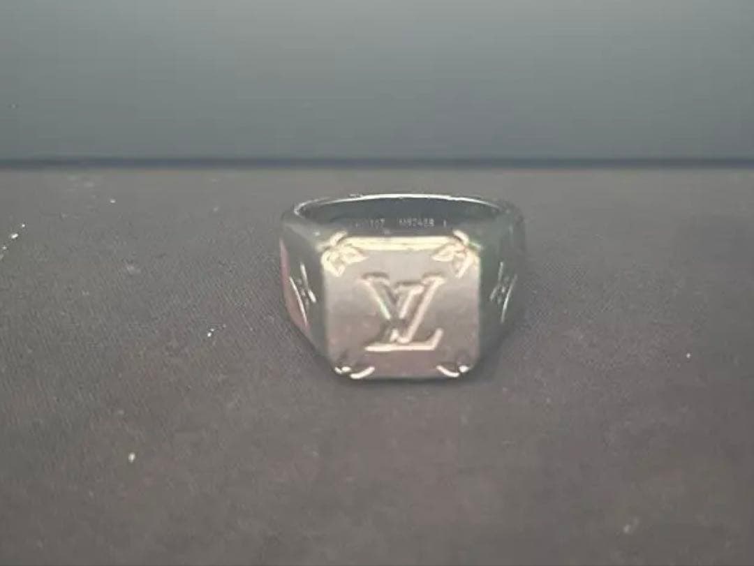 Louis Vuitton シグネットリング シルバー