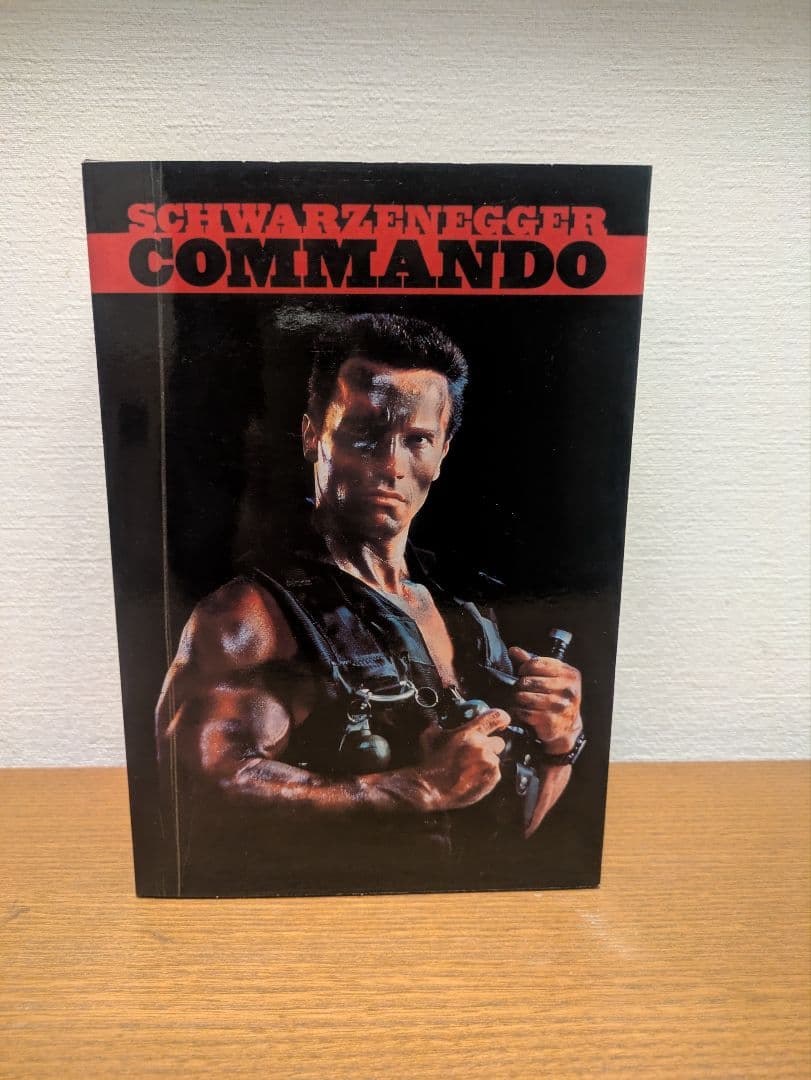 新品★コマンドー　フィギュア★アーノルドシュワルツェネッガー★