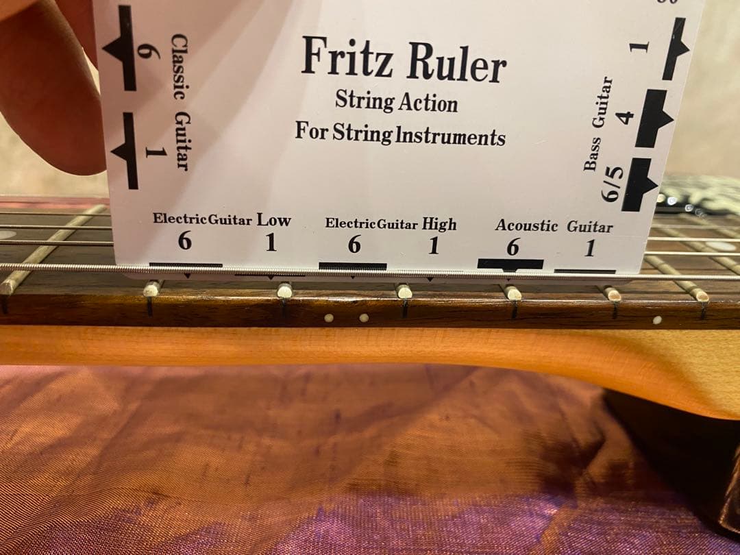 OBEY × SQUIER ストラトキャスター　オーベイ　スクワイヤー