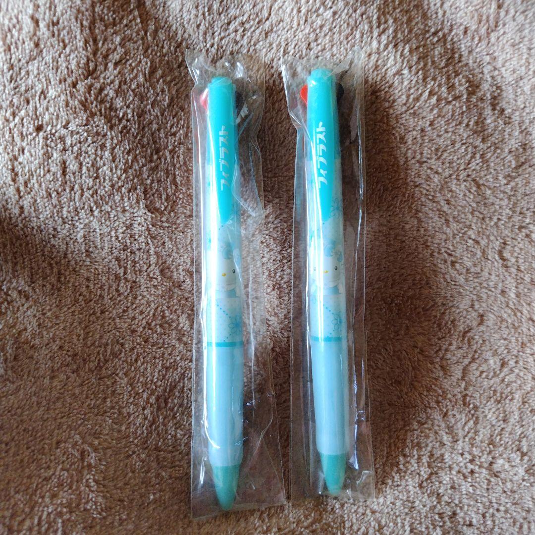 ハローキティ キティナースとダニエルドクターのキーホルダー　ボールペン