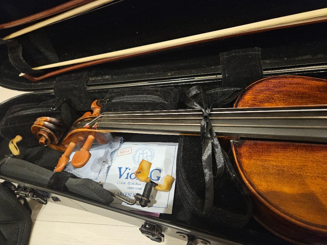 Liuxi工房 ビオラ、 カーボンマックケース、弓、肩当て付き