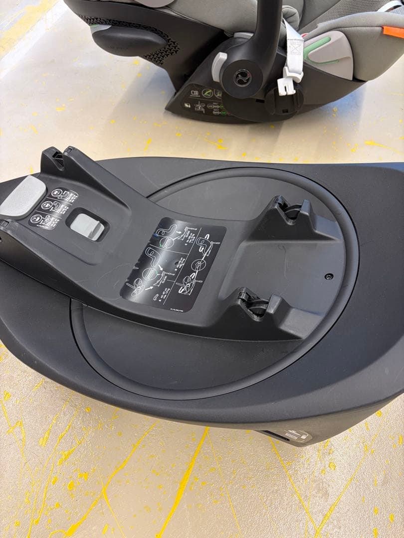 お値下げ不可CYBEXサイベックス　ベースG＆クラウドG i-sizeセット