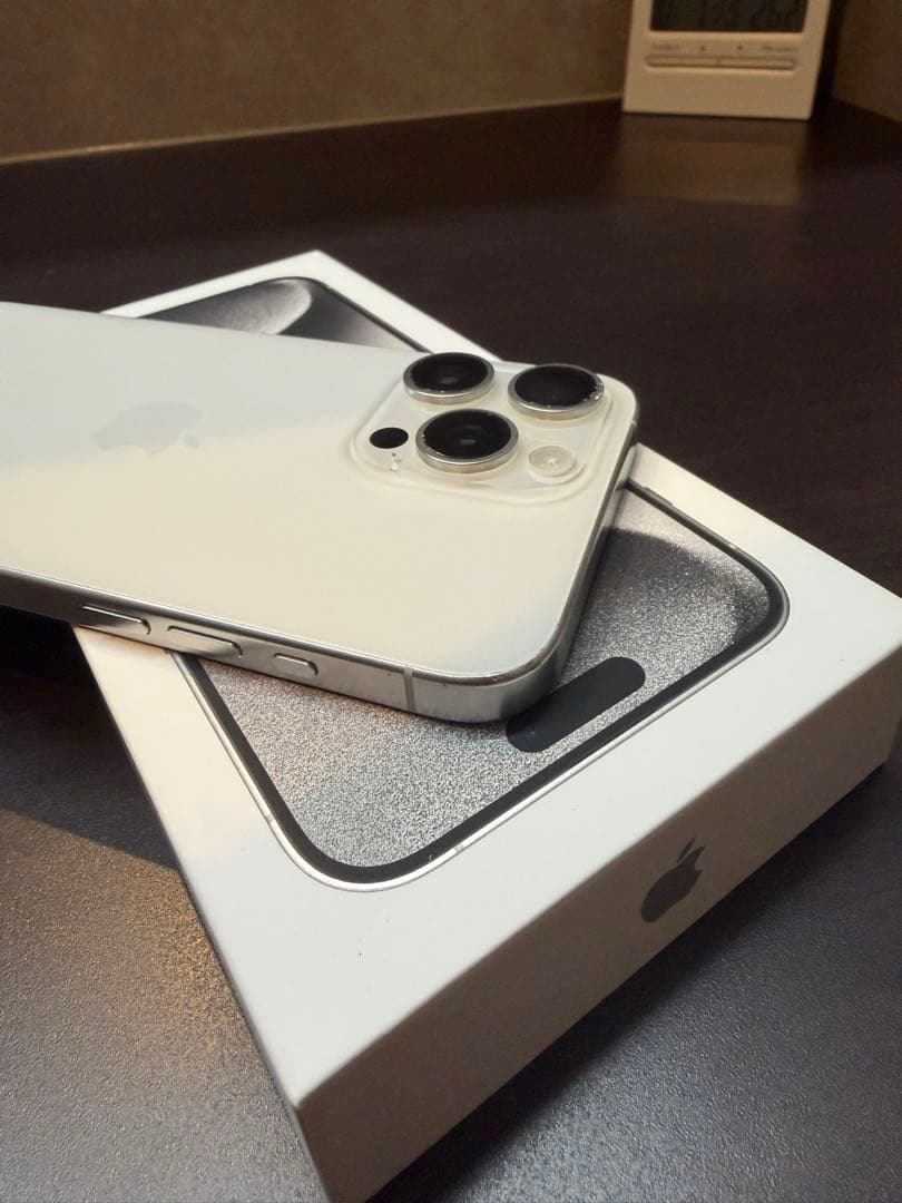 iPhone 15 Pro Max 256GB 本体　simフリー