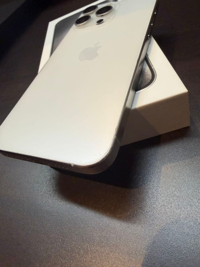 iPhone 15 Pro Max 256GB 本体　simフリー