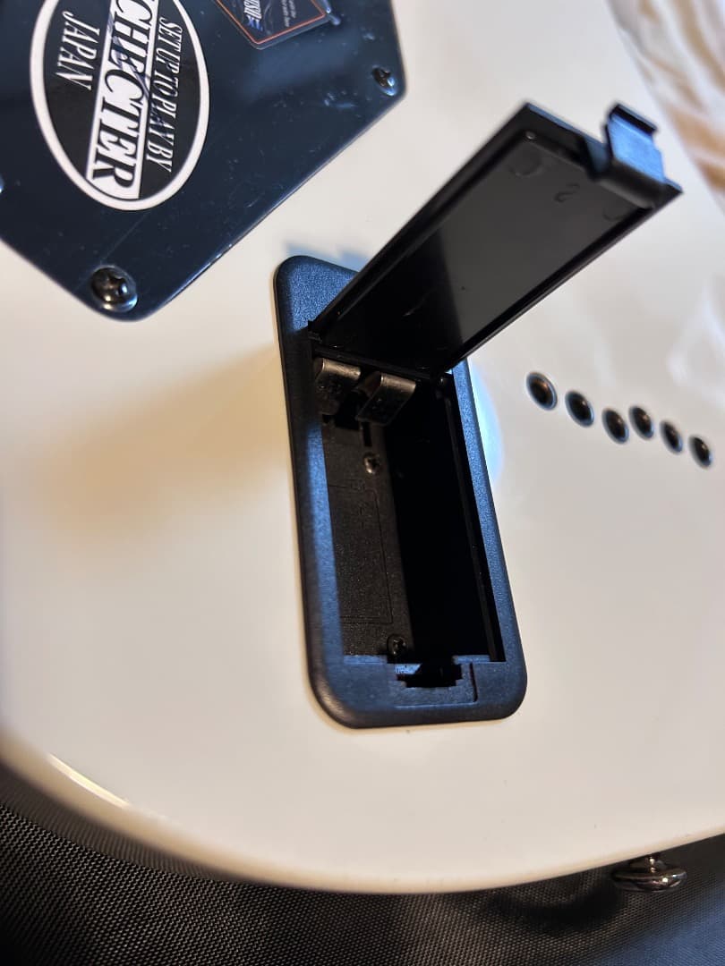 ギター SCHECTER HELLRAISER C-1 WHT