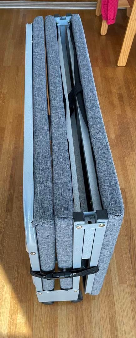 おりたたみ式ベッド　E-FINDS 美品