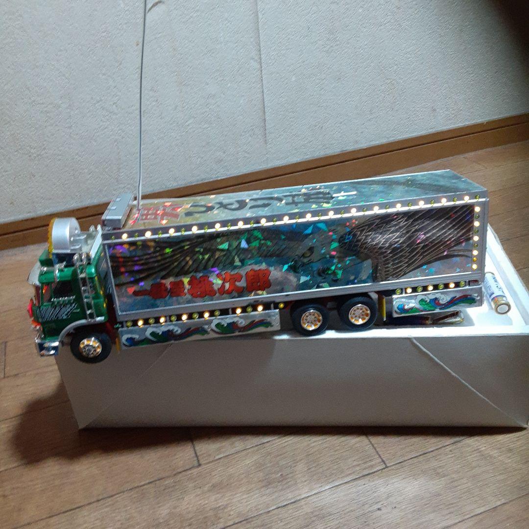 バンダイ 1/32 RC トラック野郎 限定版ラジコンです