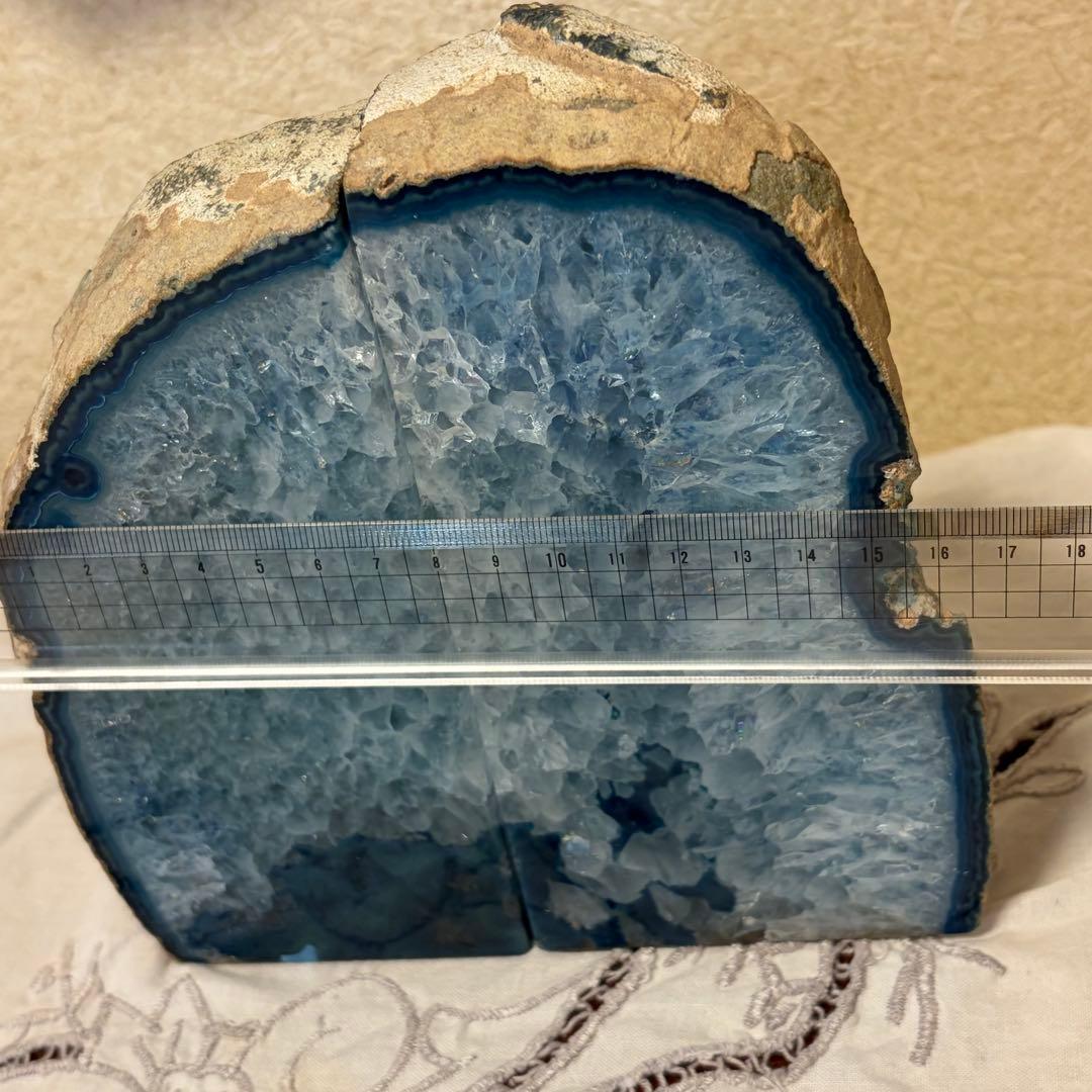 ブルーメノウ（青瑪瑙）本立て・鑑賞用約2.5kg　原石アゲート
