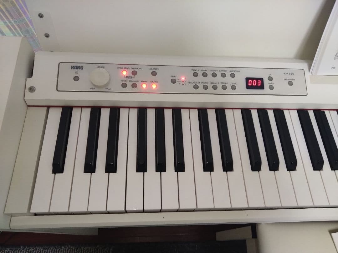 ｉ　 電子ピアノ　KORG　LP-380