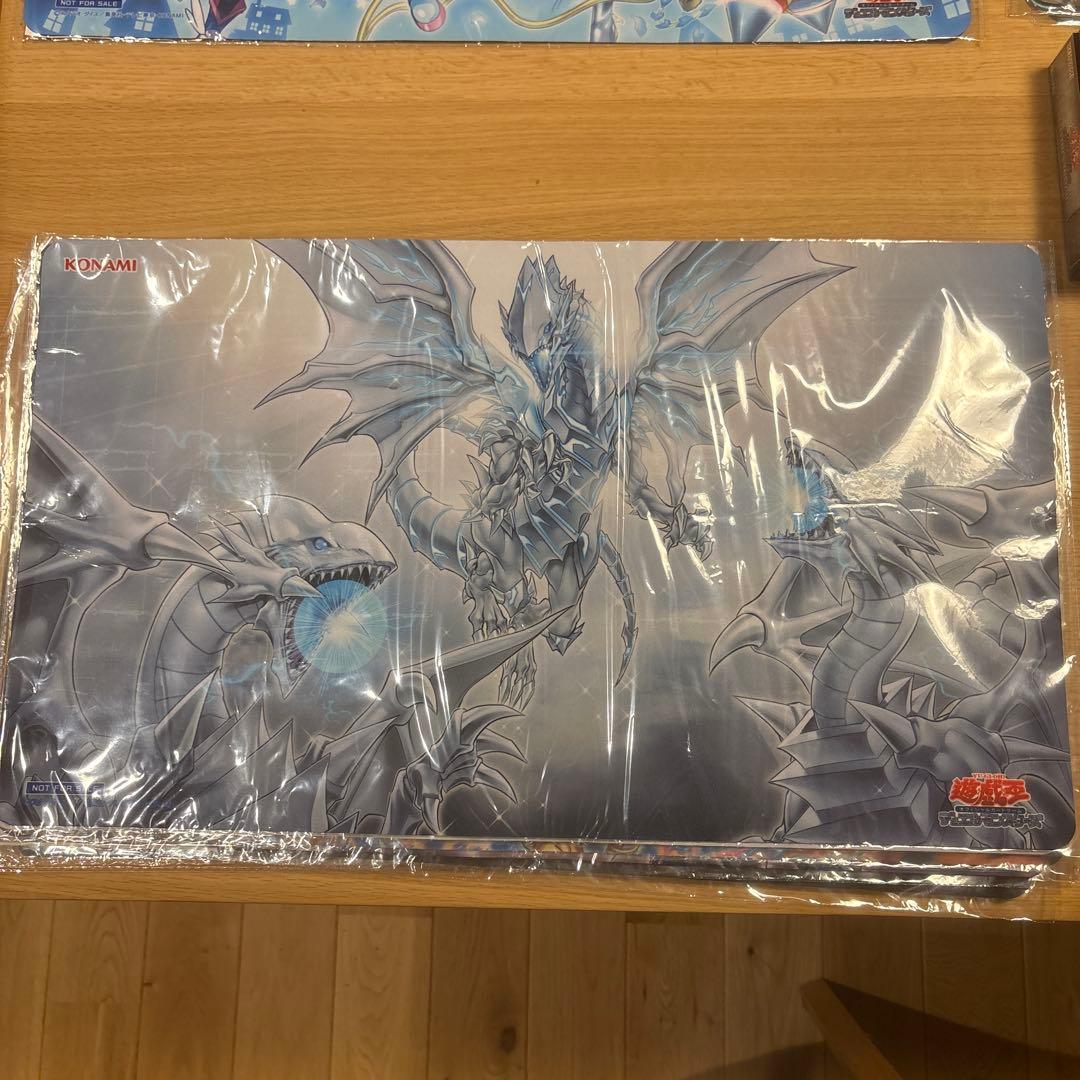 遊戯王　遊戯王の日　プレイマット　新品未開封　白き龍の威光　最安値