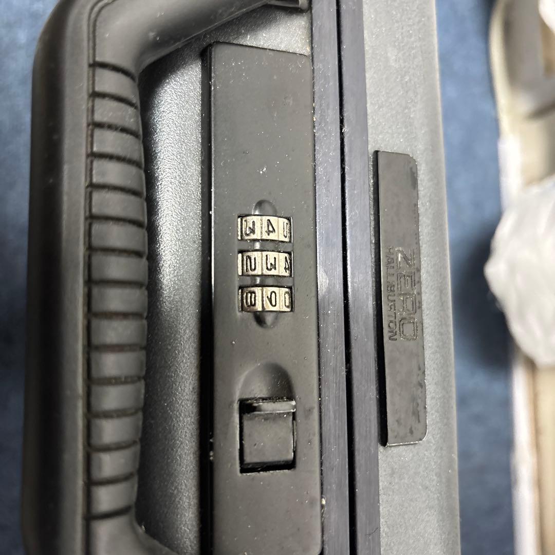 2こ　ゼロハリバートン　ZERO HALL BURTTON アタッシュケース