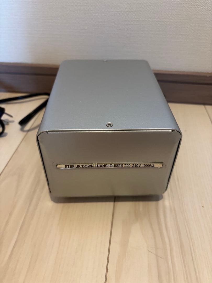 変圧器 AC 100V/220-240V 1000VA