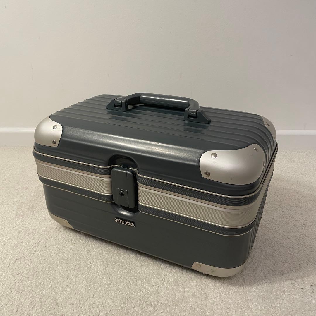 【美品】RIMOWA Limbo ビューティーケース 18L マットグレー 鍵付
