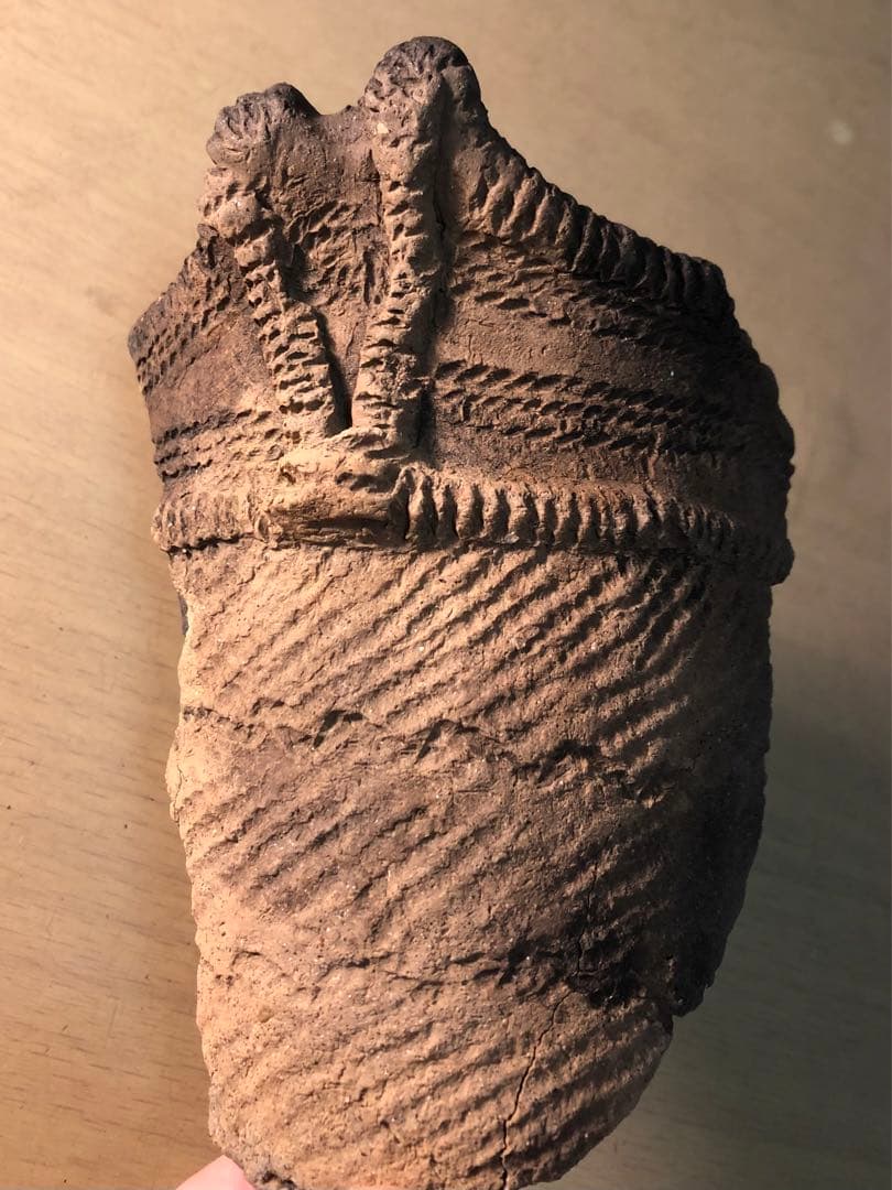 「縄文土器の欠片 No.528」です。