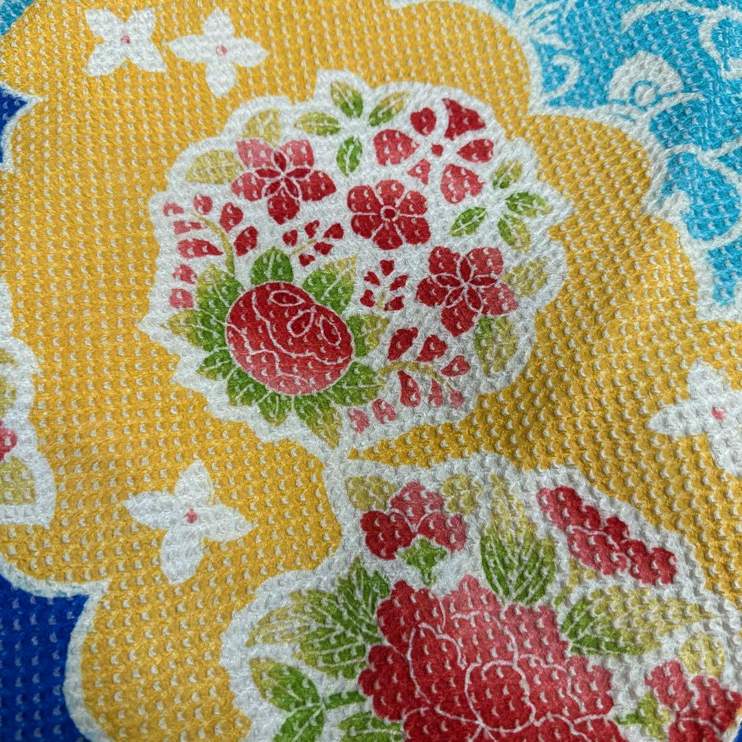 藤娘きぬたや 青地雲取り 総絞り 振袖　花唐草