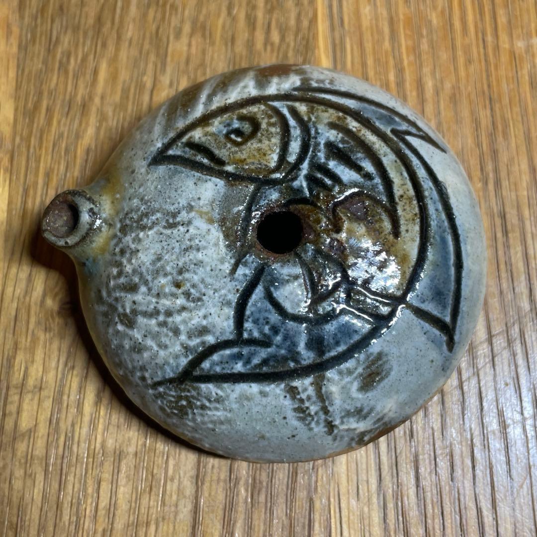 琉球　壷屋焼　金城次郎　魚文水滴　箱なし