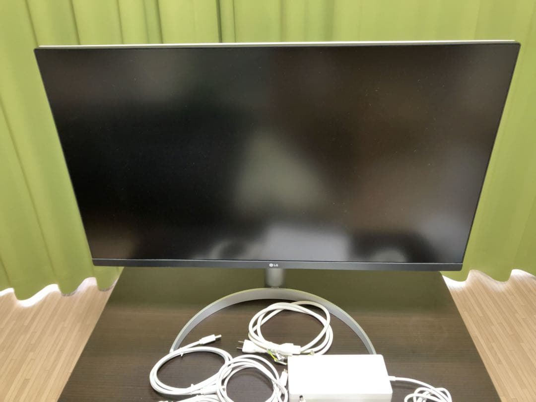 LG モニター　32UP550