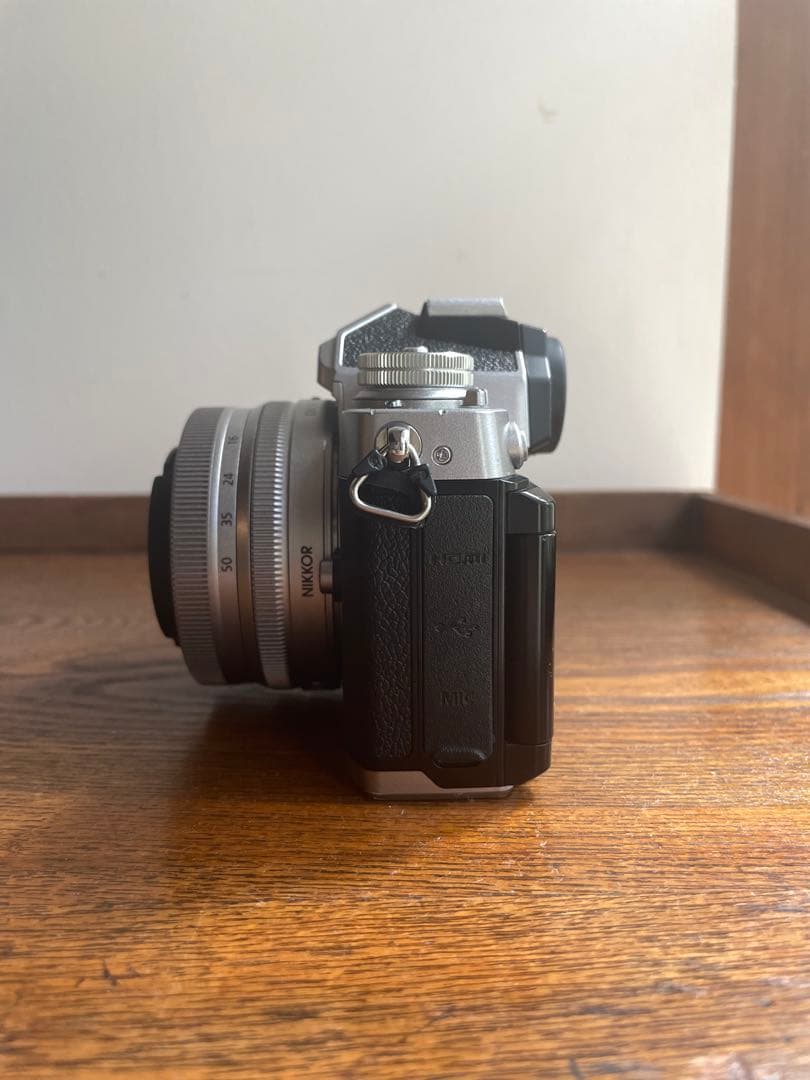 Nikon Z fc ミラーレス一眼 シルバー