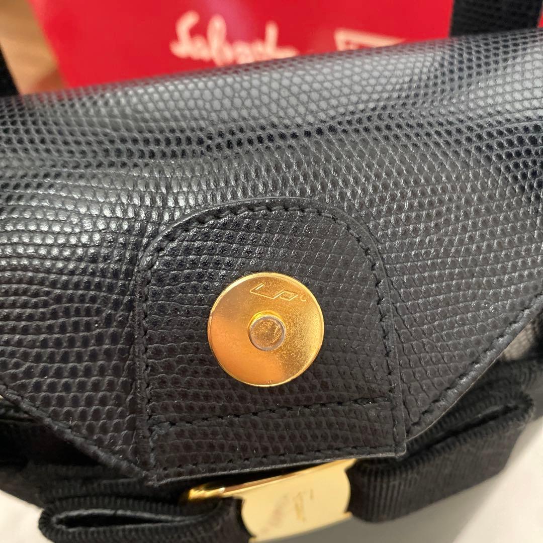 Salvatore Ferragamoハンドバッグ ヴァラリボン バケツバケット